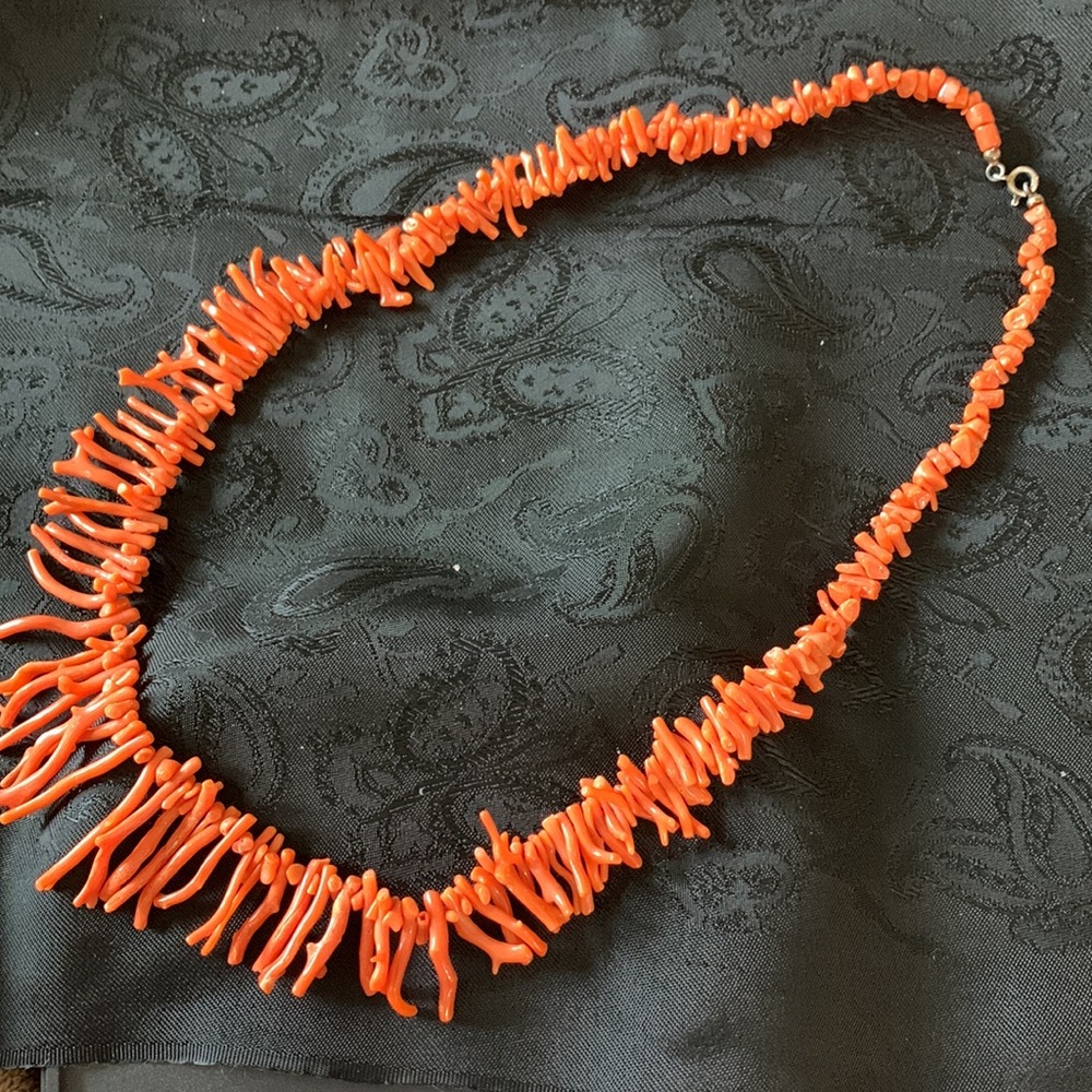 Vintage Salmon Graduated Salmon Branch Coral Necklace